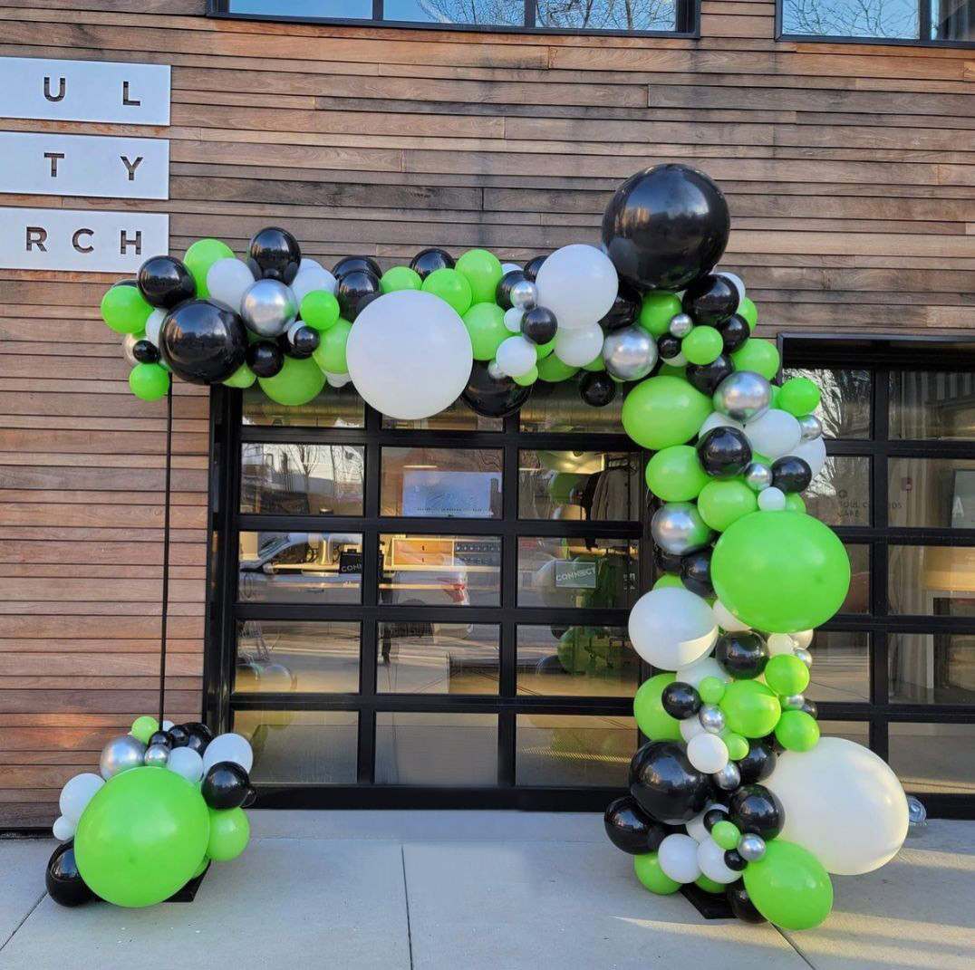 Арка гірлянда із повітряних кульок Чорно-зелена