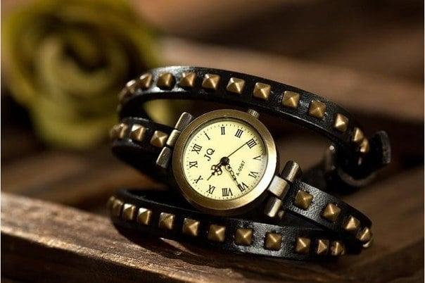 Жіночий наручний кварцовий годинник JQ Black з довгим ремінцем