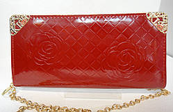 Клатч у стилі Chanel лаковий червоного кольору