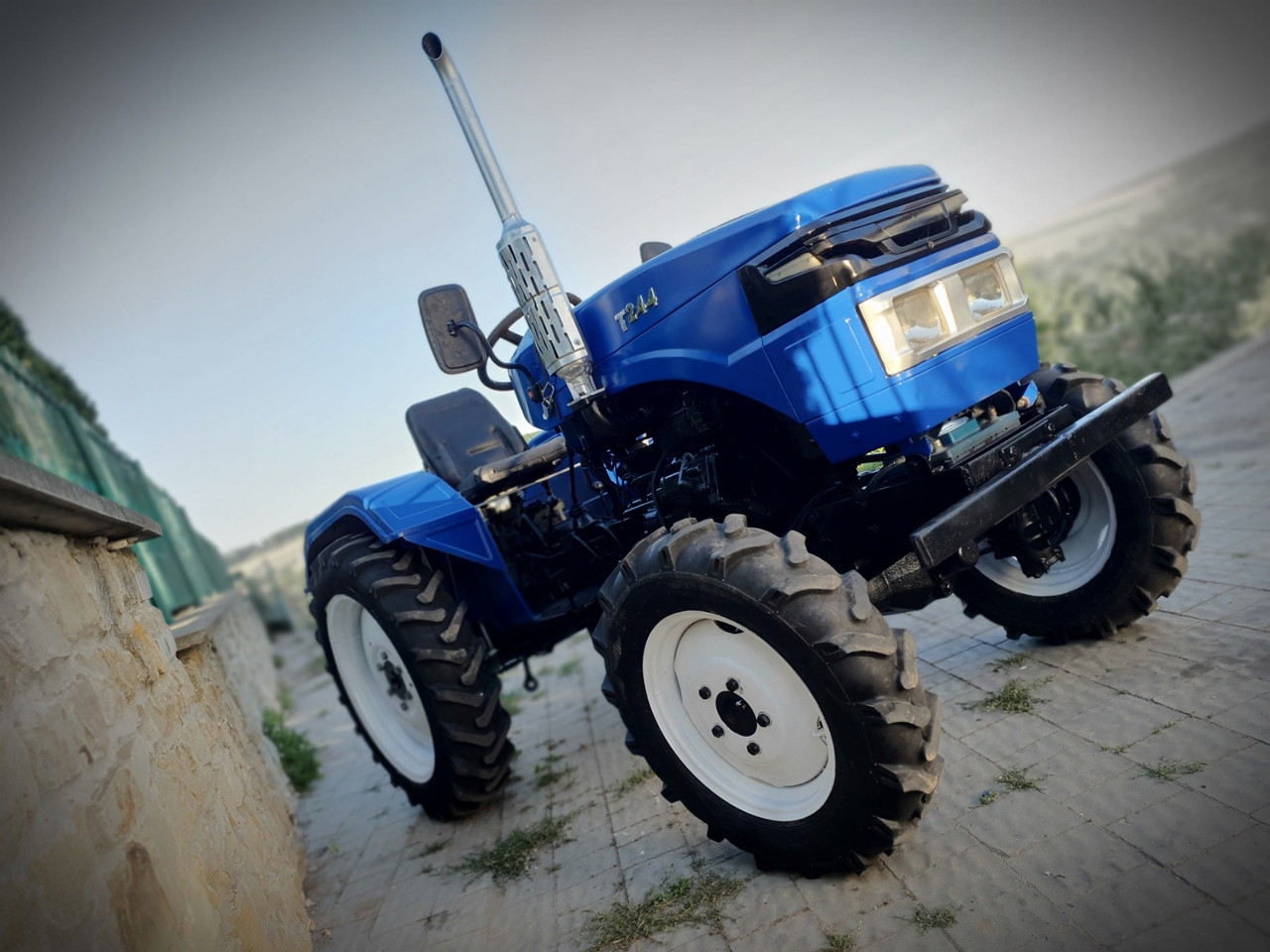 Потужний міні-трактор Сінтай ХТ 244XL, 3 цил, коробка 4+1*2, редукторний міст. Ідеальний стан Xingtai 244LUX