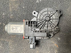 Моторчик склопідіймача передній правий Skoda Roomster