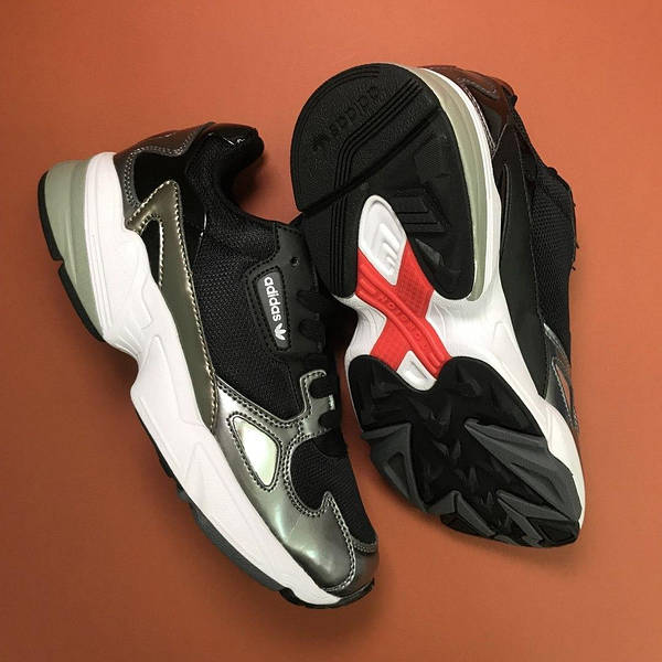 Adidas falcon negro y rosa hot sale