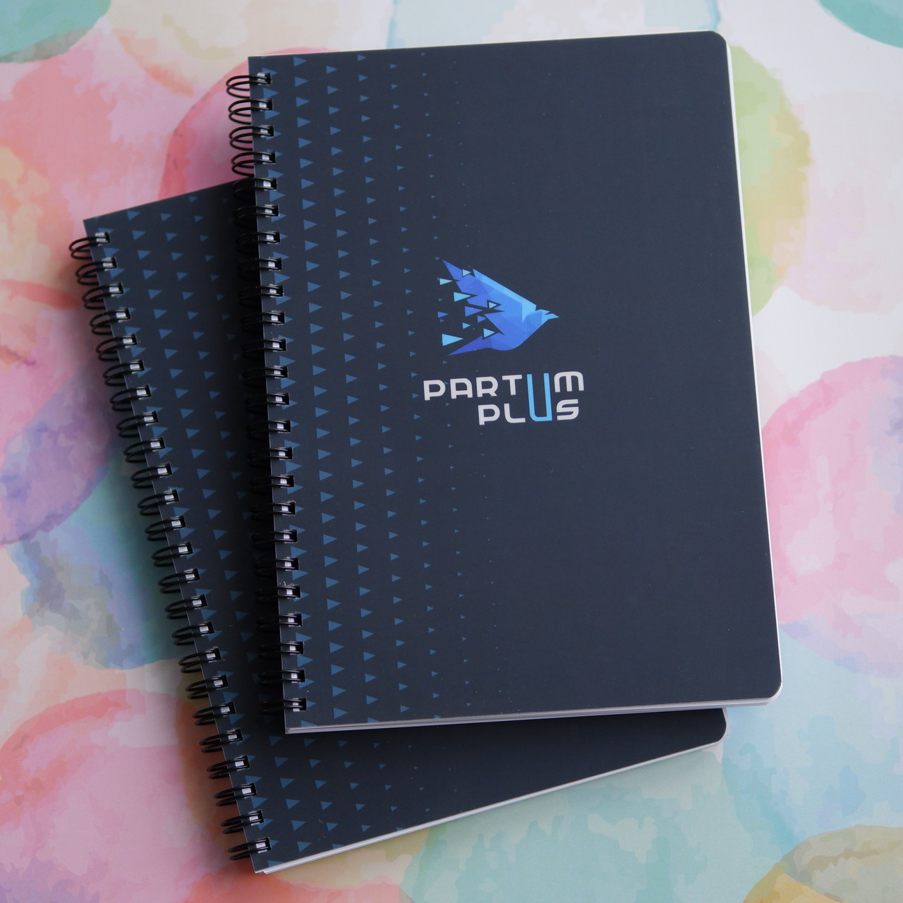 Блокноты А5 с логотипом фирмы на спирали на заказ цена, прайс на ...