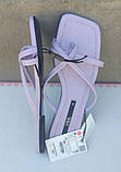 Жіночі, світло-фіолетові однотонні босоножки Zara, літні, на плоскій підошві. PL, фото 4