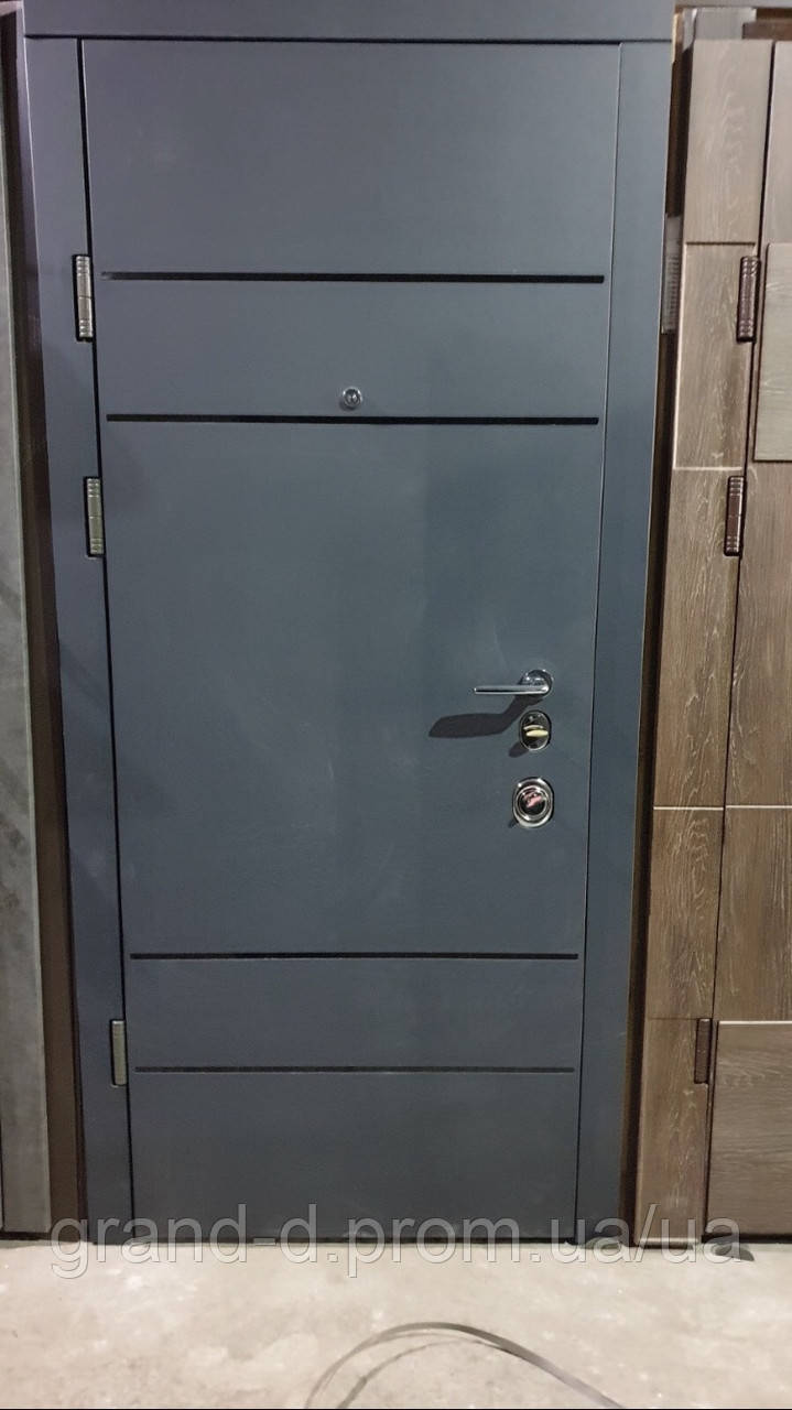 Двері вхідні металеві Булат К6 850*2050/950*2050 111 Венге Горизонт Сірий