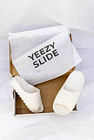 Тапочки стильные Адидас Изи Слайд тапки на лето. Женские шлепки летние Adidas Yeezy Slide.