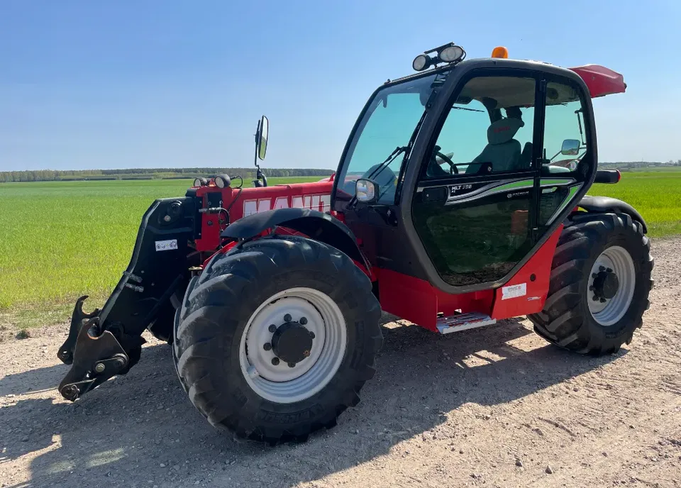 Телескопічний навантажувач Manitou MLT 735 2015 року