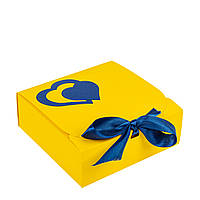 Подарункова коробка зі стрічкою 170х170х60, жовта (синє серце)