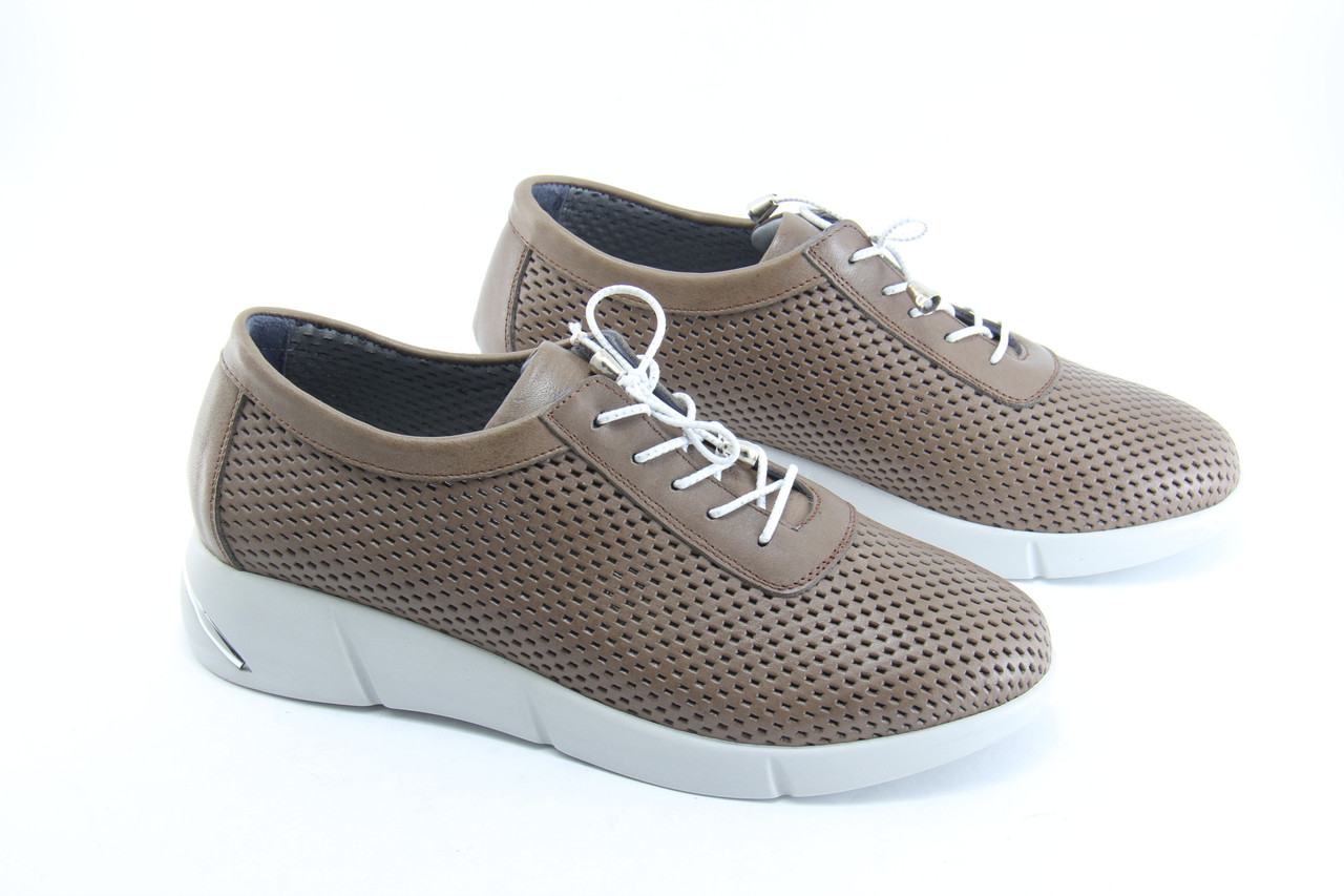 Кросівки жіночі Aras Shoes K2188-FUME кольору хакі з перфорацією