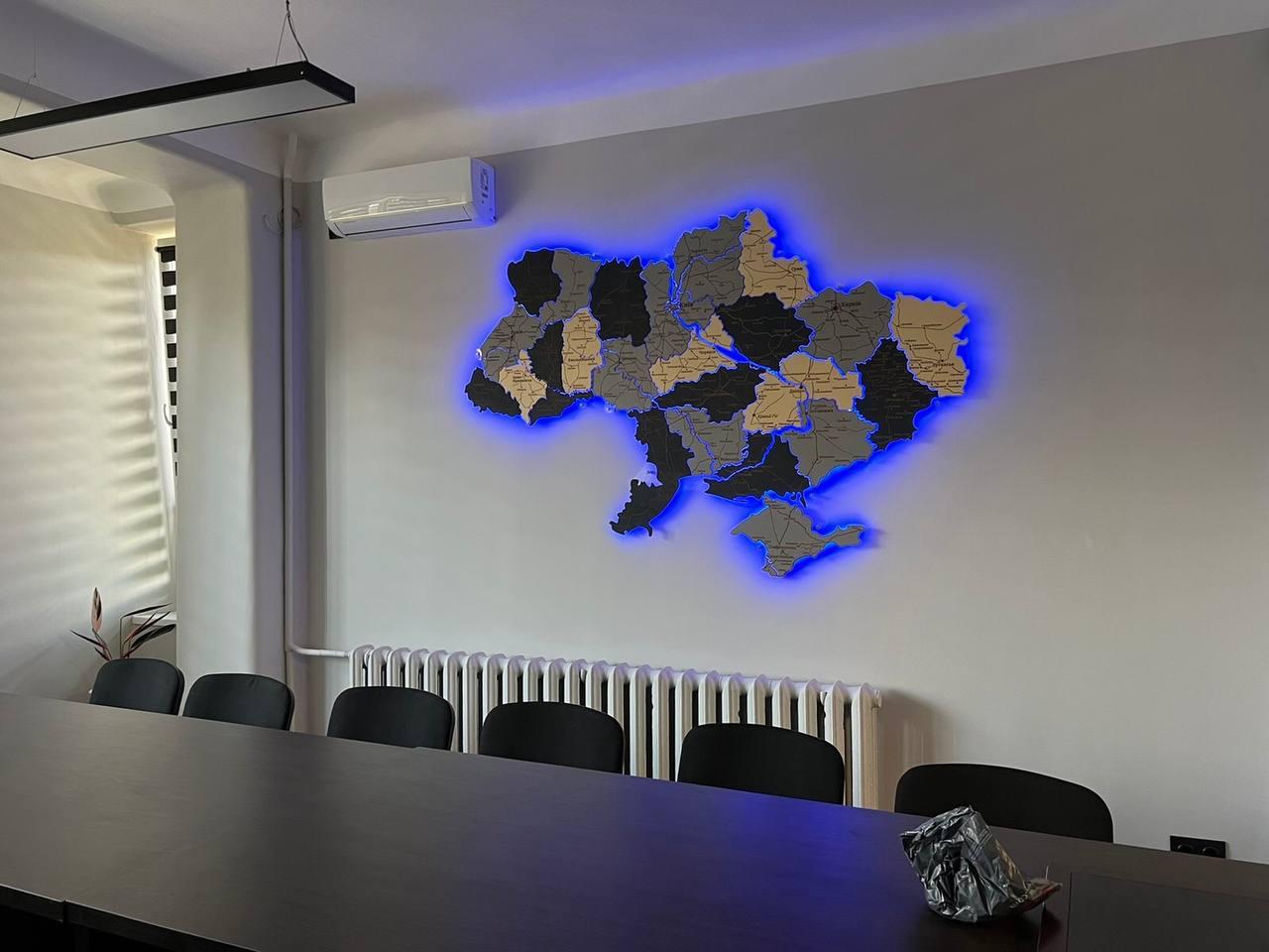 Дерев'яна карта України на стіну RGB, 103/69, фото 1