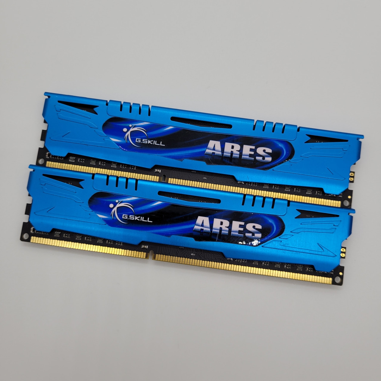 Пара оперативної памяти G.Skill ARES DDR3 8Gb (2x4Gb) 1866MHz 14900U 2R8 CL9 (F3-1866C9D-8GAB) Б/В