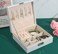 Скринька для прикрас біжутерії 19x17x6,8 квадратна із замком біла 8551