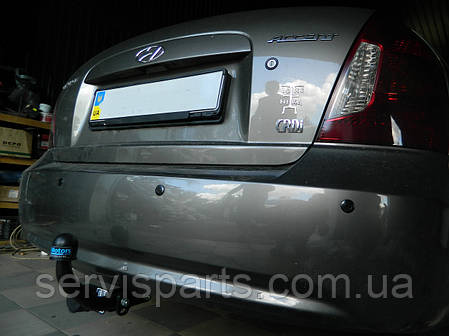Фаркоп Hyundai Accent MC 2006-2011 (Хендай Акцент) знімний гак на болтах, фото 1