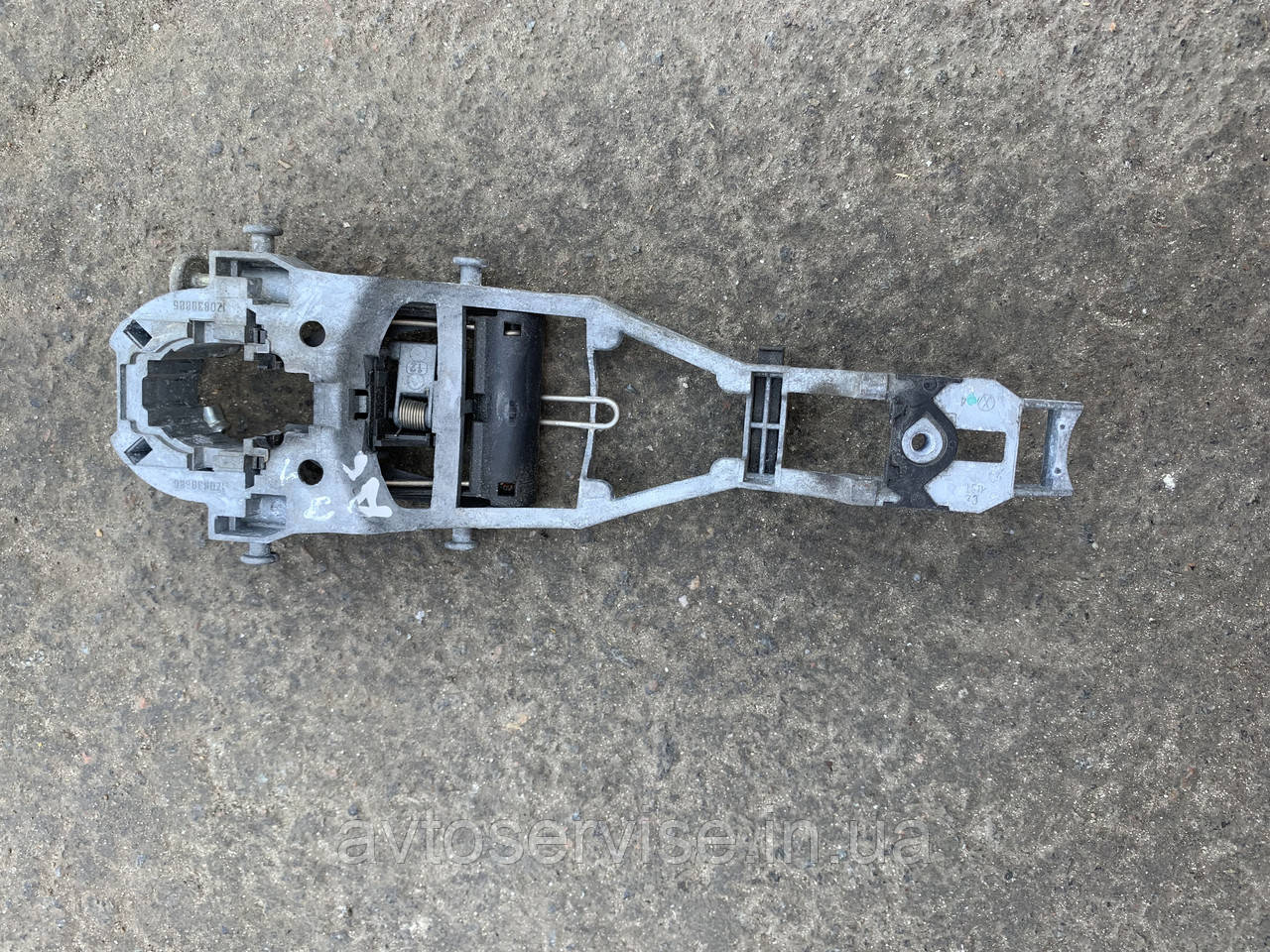 Кронштейн ручки дверей передньої лівої Skoda Octavia A5 1Z0 839 885 / 886, фото 1