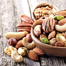 Сухофрукти і горіхи