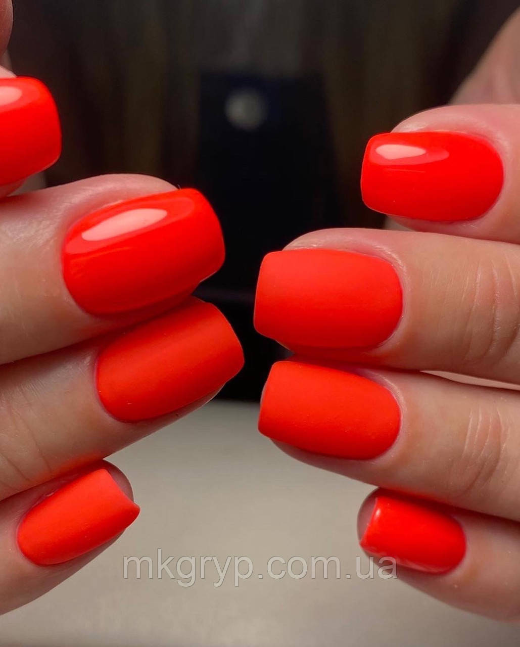 Нарощування, корекції нігтів — 50% у салоні MAKNAILS