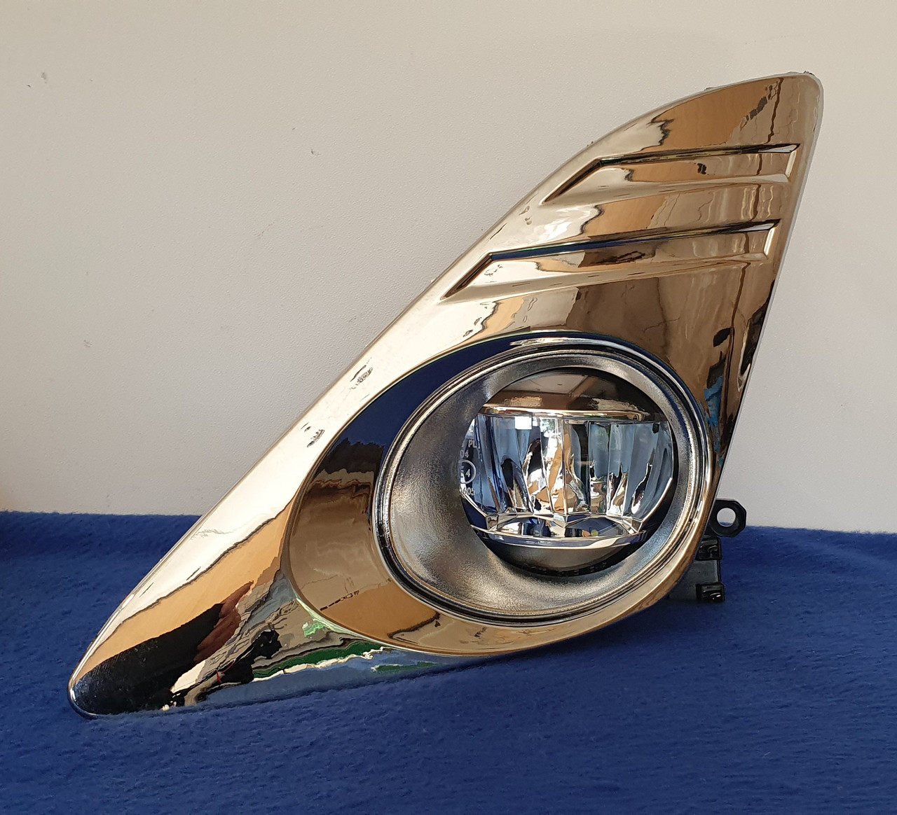 Протитуманні LED- фари на Toyota Camry 50 (LE) USA 2011 — 2014