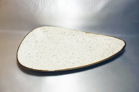 Треугольная тарелка Kutahya Porselen Corendonфарфоровая 320х200 мм (CR3332)