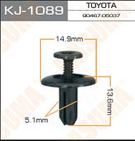 Крепление распорного действия универсальная Toyota ОЕМ 9046705037