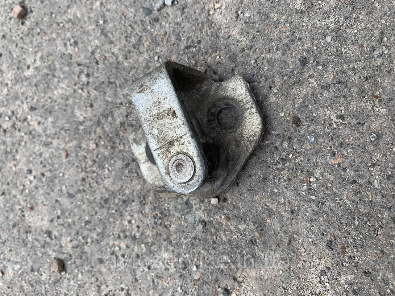 Скоба передня права Skoda Felicia, фото 1