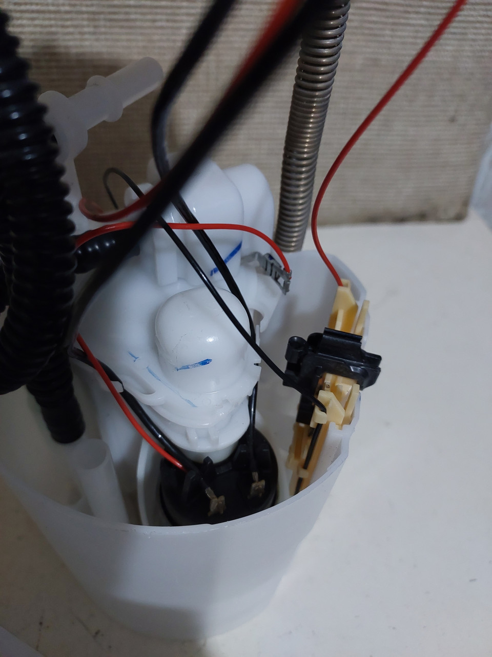 Купить 170404ED1A топливный насос NISSAN QASHQAI J11 RENAULT KADJAR ...