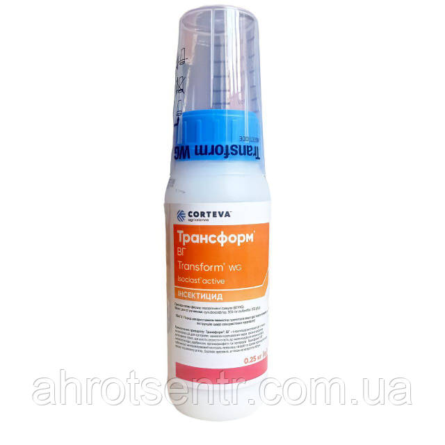 Ол кискасын мастурбациялайды және қатты конча. помпа арқылы топтық секс