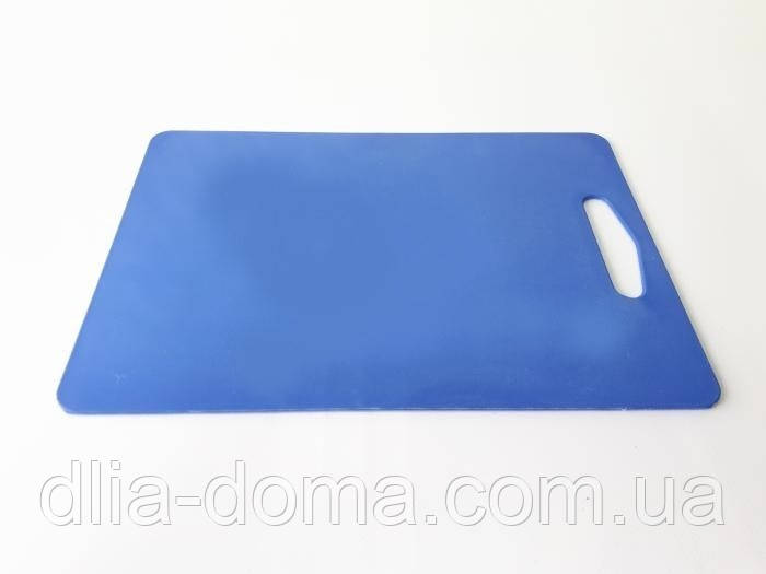 Дошка обробна пластмасова 33*23 см, t=0,4 cm.