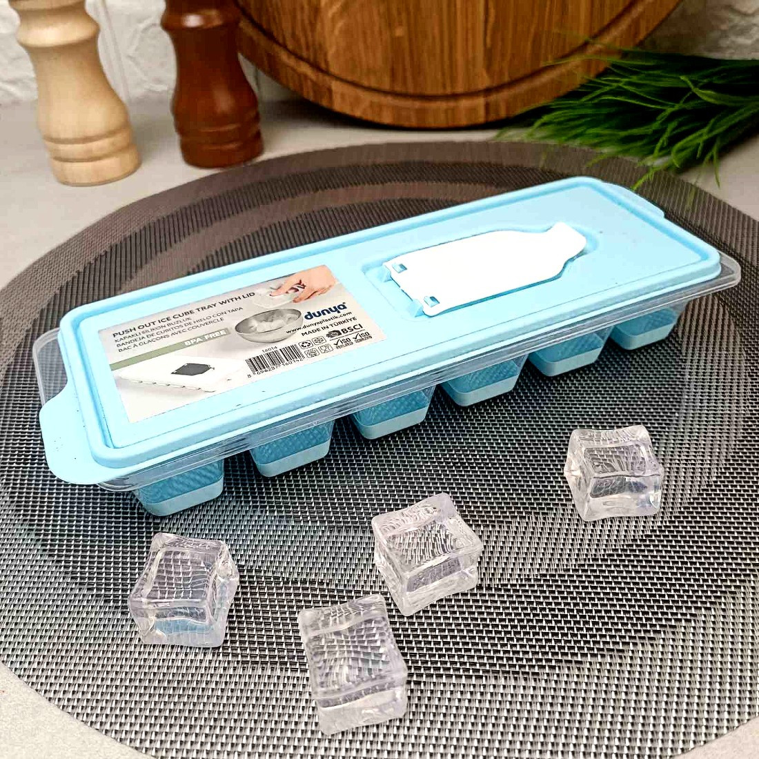 Пластикова форма для льоду Силіконове дно з кришкою на 12 осередків, фото 1