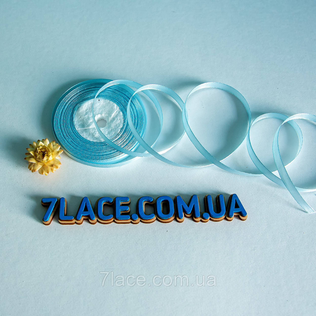 Стрічка атласна однотонна / колір СВІТЛО-БЛАКИТНИЙ / ширина 0,6 см / бобіна 23 м, фото 1