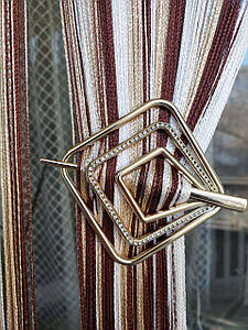 Шпилька заколка для штор ниток квадратна золота глянцевий/матовий з одним рядом каменів міцний пластик