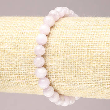 Браслет на резинці з натурального каменю Кунцит гладка кулька d-7,5мм+-