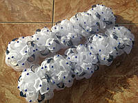 Бант шкільний білий з синім "Горох-стрічки-бусіни" 11 см