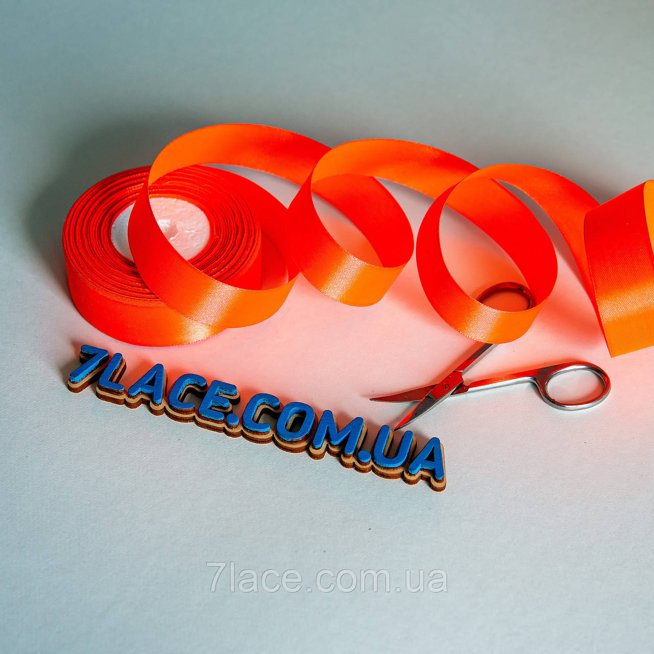 Стрічка атласна однотонна / колір ПОРАМАНЧЕВИЙ НЕОН / ширина 2,5 см / бобіна 23 м, фото 1