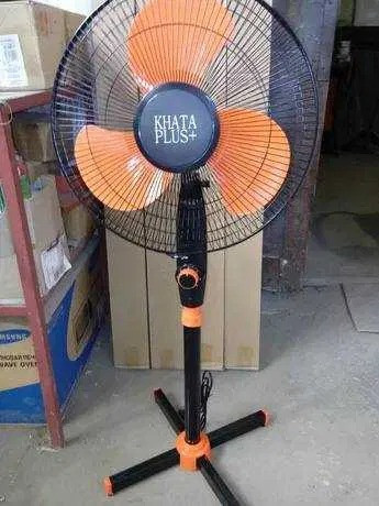 Вентилятор напольный для дома черный с оранжевым бытовой колонный - фото 1 - id-p1643873620