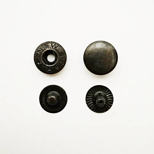 Купить Кнопка для одежды №54 12.5мм оксид (Турция), цена 1609.20 ...