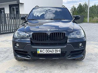 Решітка радіатора BMW X5 E70 ніздрі (чорний глянець + мат вставка)