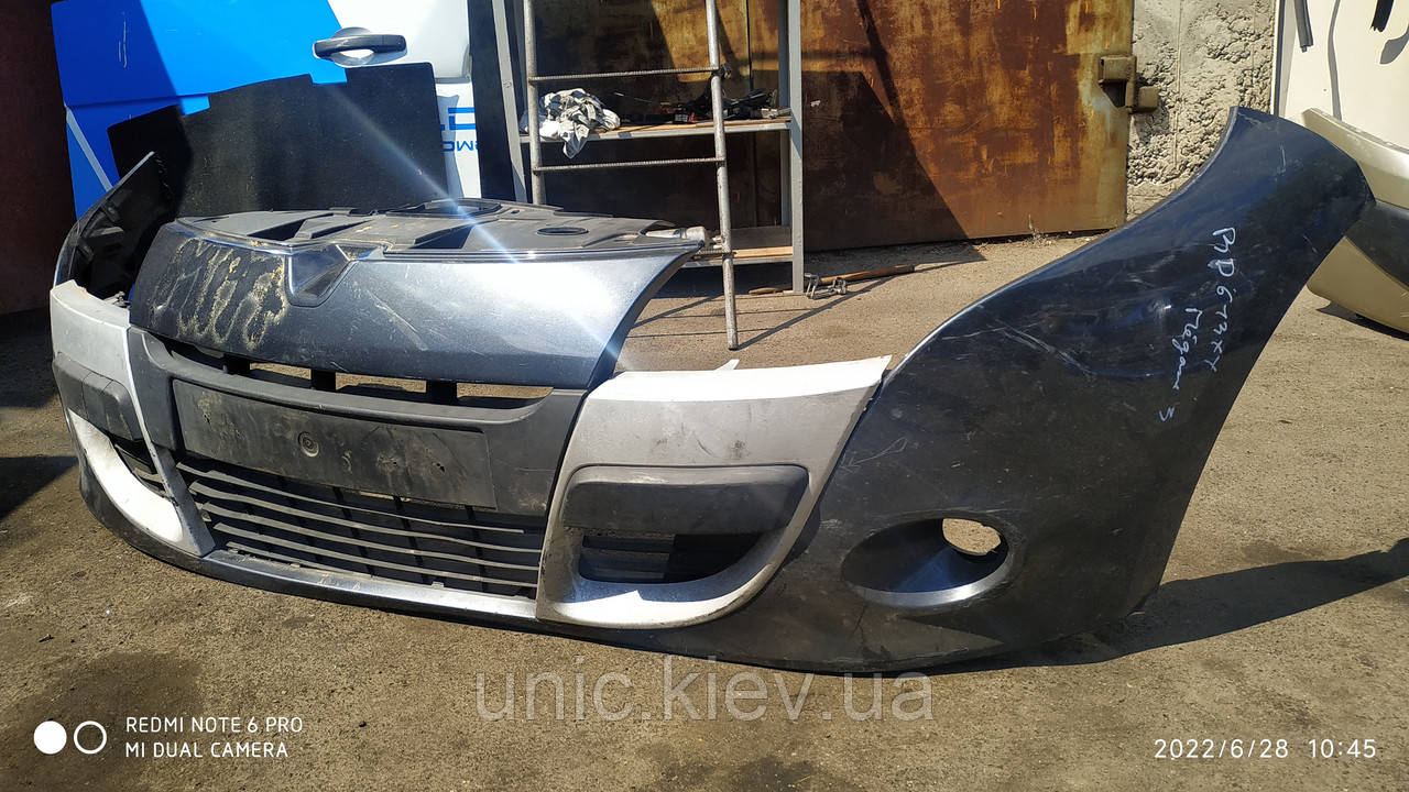 Бампер передний Рено Меган 3 хетчбек б/в