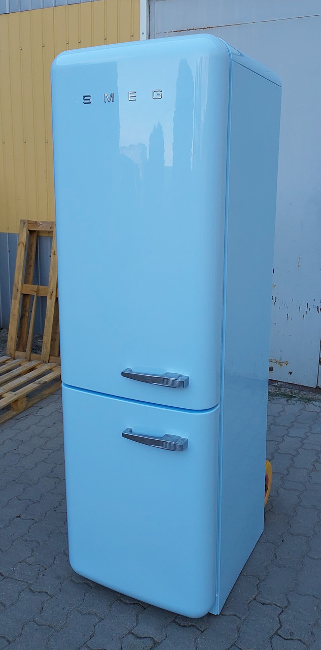 Холодильник б/у Смеагол SMEG FAB32LAZN1 блакитний А++ No Frost з Німеччини