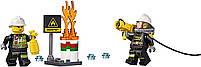 Конструктор LEGO City Пожежний автомобіль 214 деталей (60107), фото 10