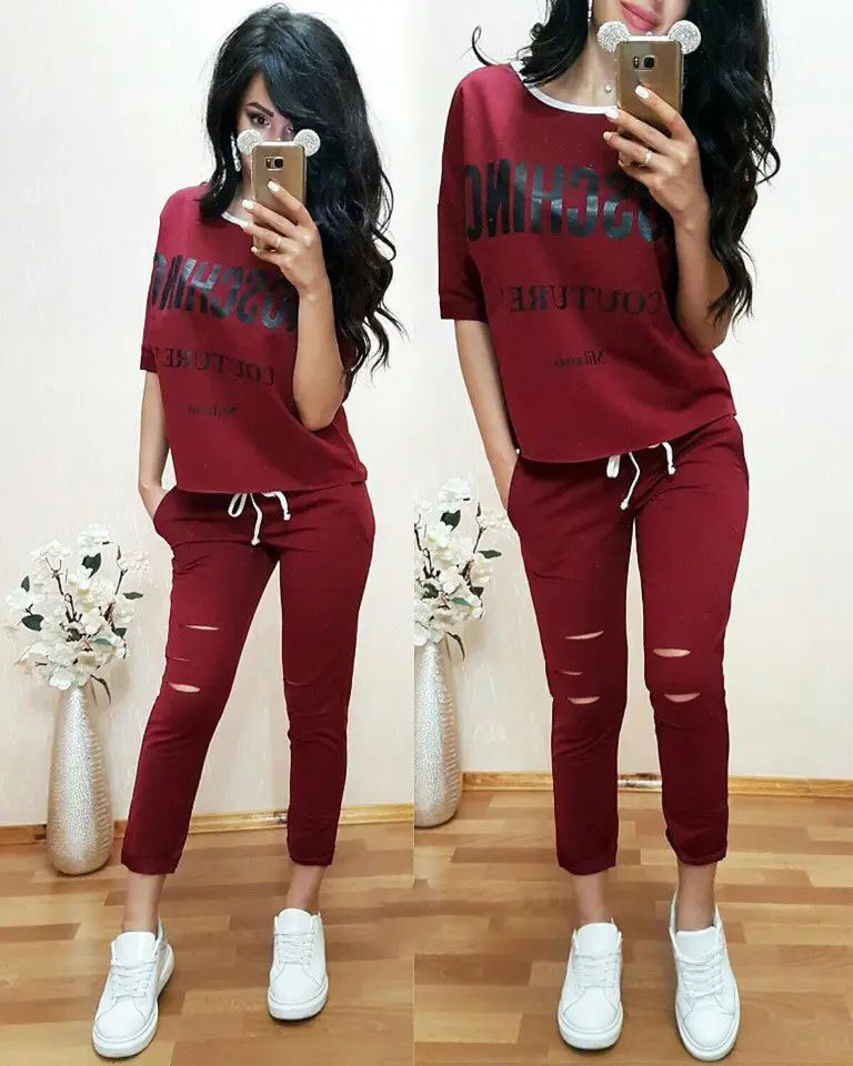 Костюм жіночий літній із вільною кофтою й укороченими штанами moschino