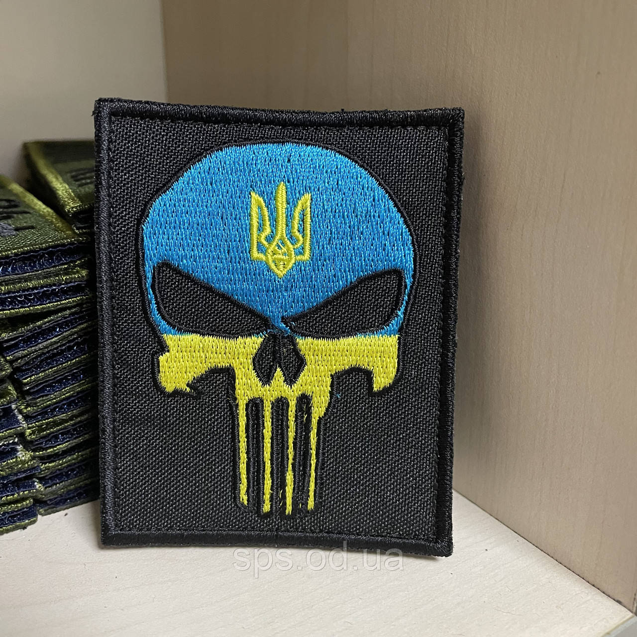 №60 Шеврон череп жовто-блакитний 8*6.5 см