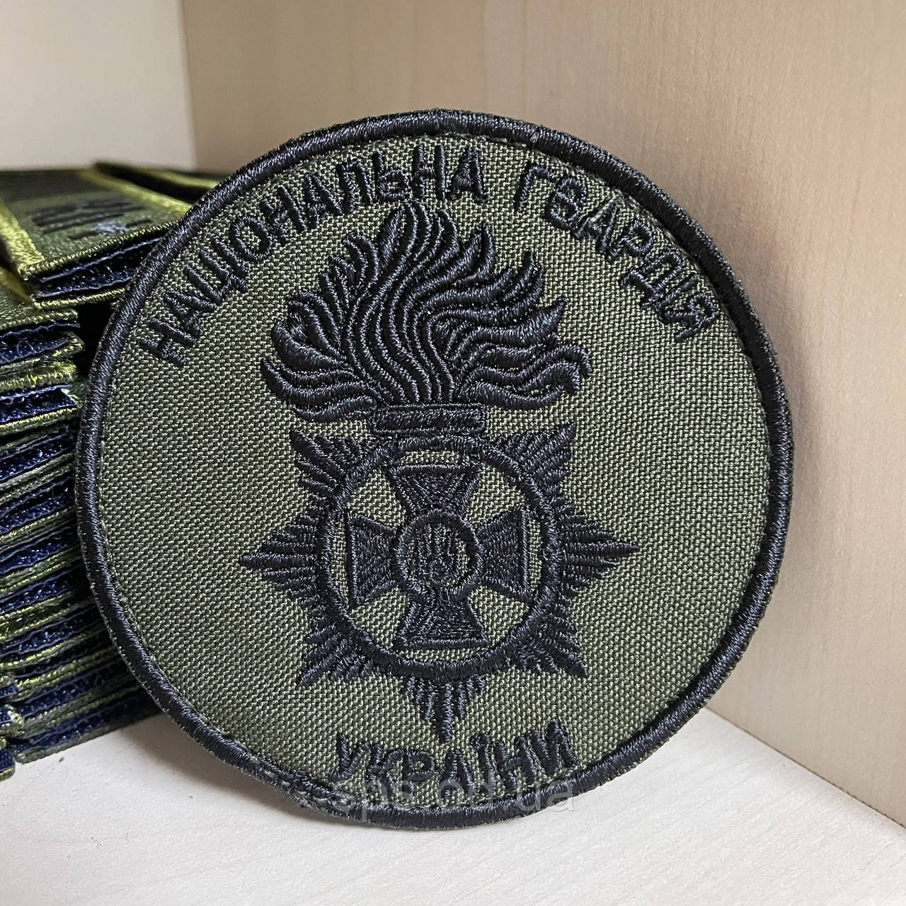 №36 Шеврон круглий НГУ нитка чорна 8 см