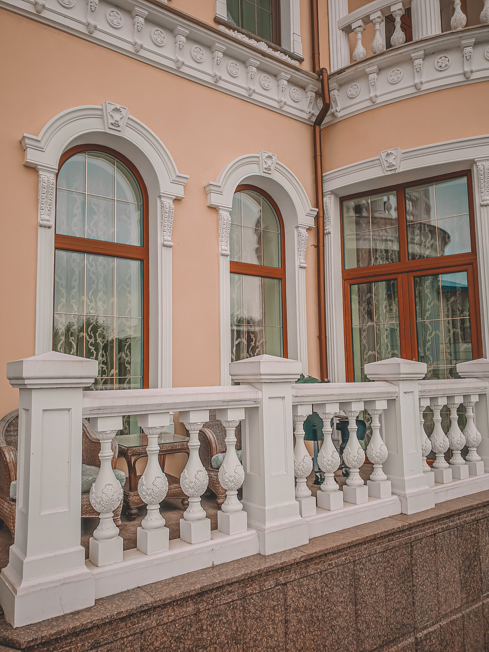 Фасадний декор із пінопласту, оформлення фасаду, дизайн фасаду