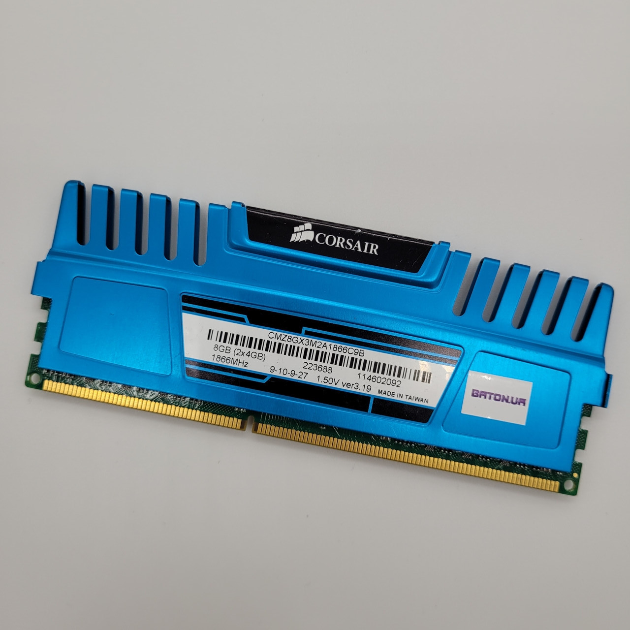 Ігрова оперативна пам' ять Corsair Vengeance DDR3 4Gb 1866MHz 14900U 2R8 CL9 (CMZ8GX3M2A1866C9B) Б/У