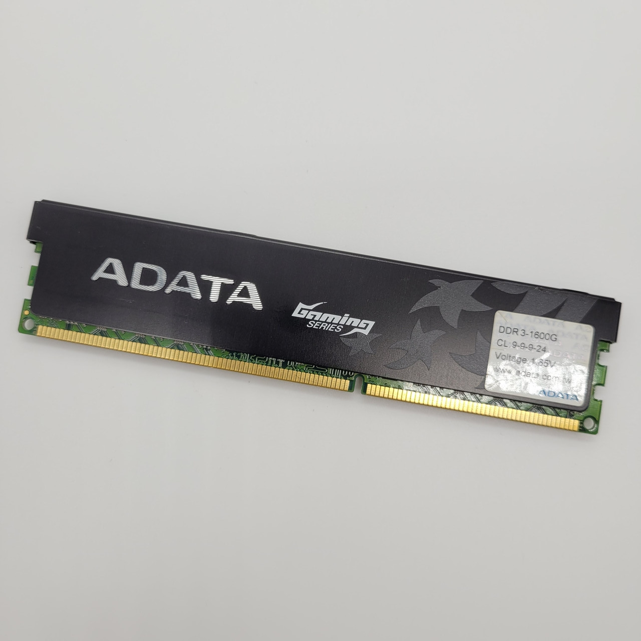 Ігрова оперативна пам'ять Adata Gaming Series DDR3 4Gb 1600MHz PC3-12800U 2R8 CL9 (AX3U1600GC4G9-BG) Б/В