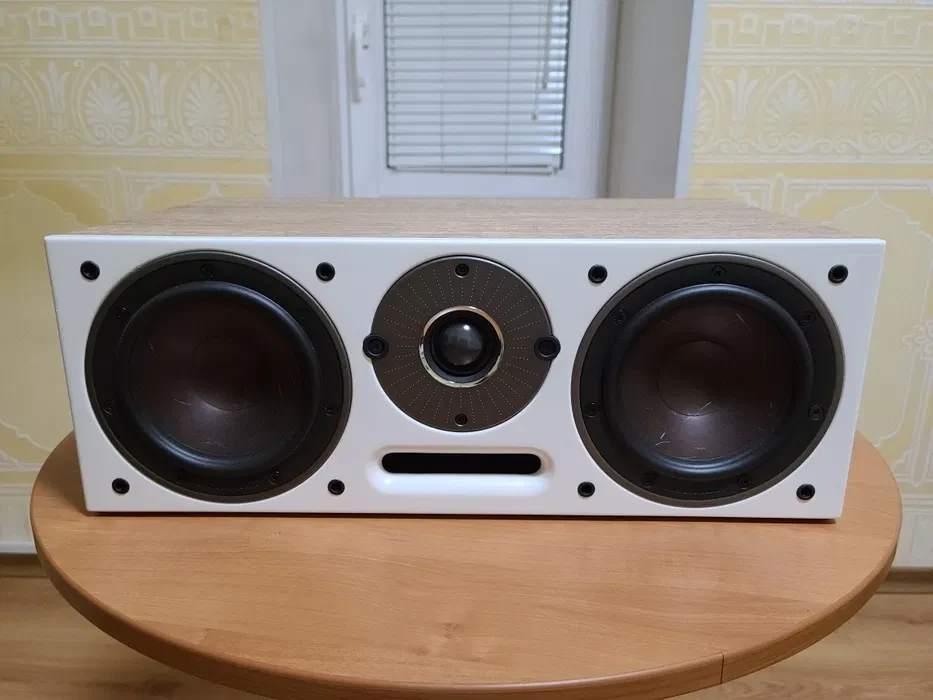 Центральний канал DALI Oberon Vokal Light Oak