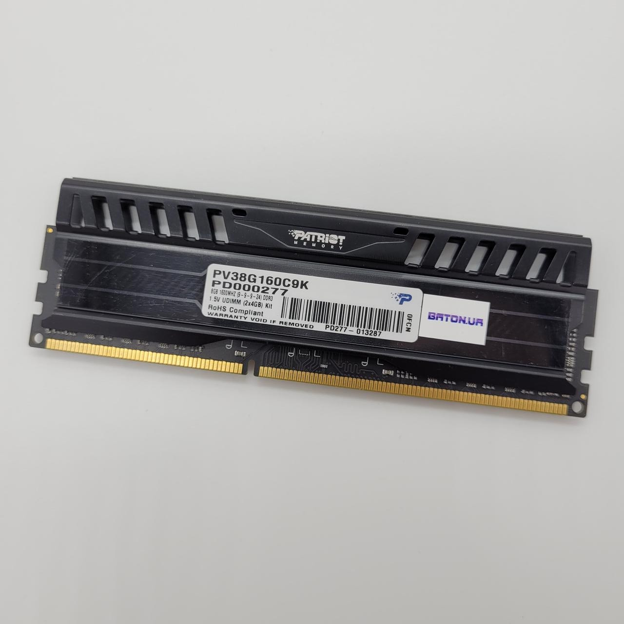 Ігрова оперативна пам'ять Patriot DDR3 4Gb 1600MHz PC3 12800U 2R8 CL9 (PV38G160C9K) Б/У