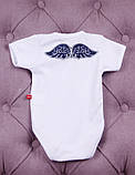 Боді з іменною вишивкою + шкарпетки з крильцями, білий із синьою вишивкою, фото 3