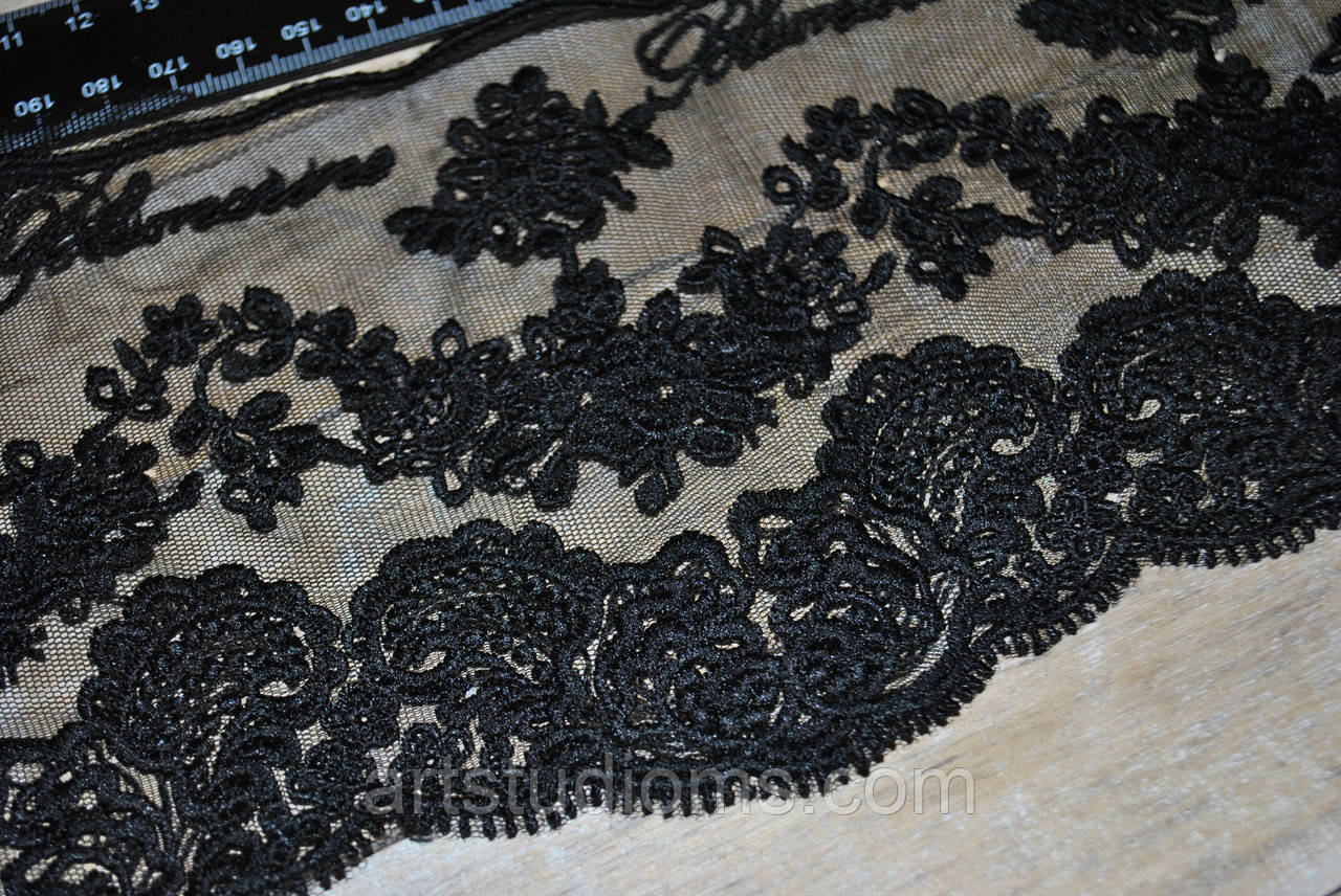 Мережево вишите на сітці. Ширина  14см. Колір чорний