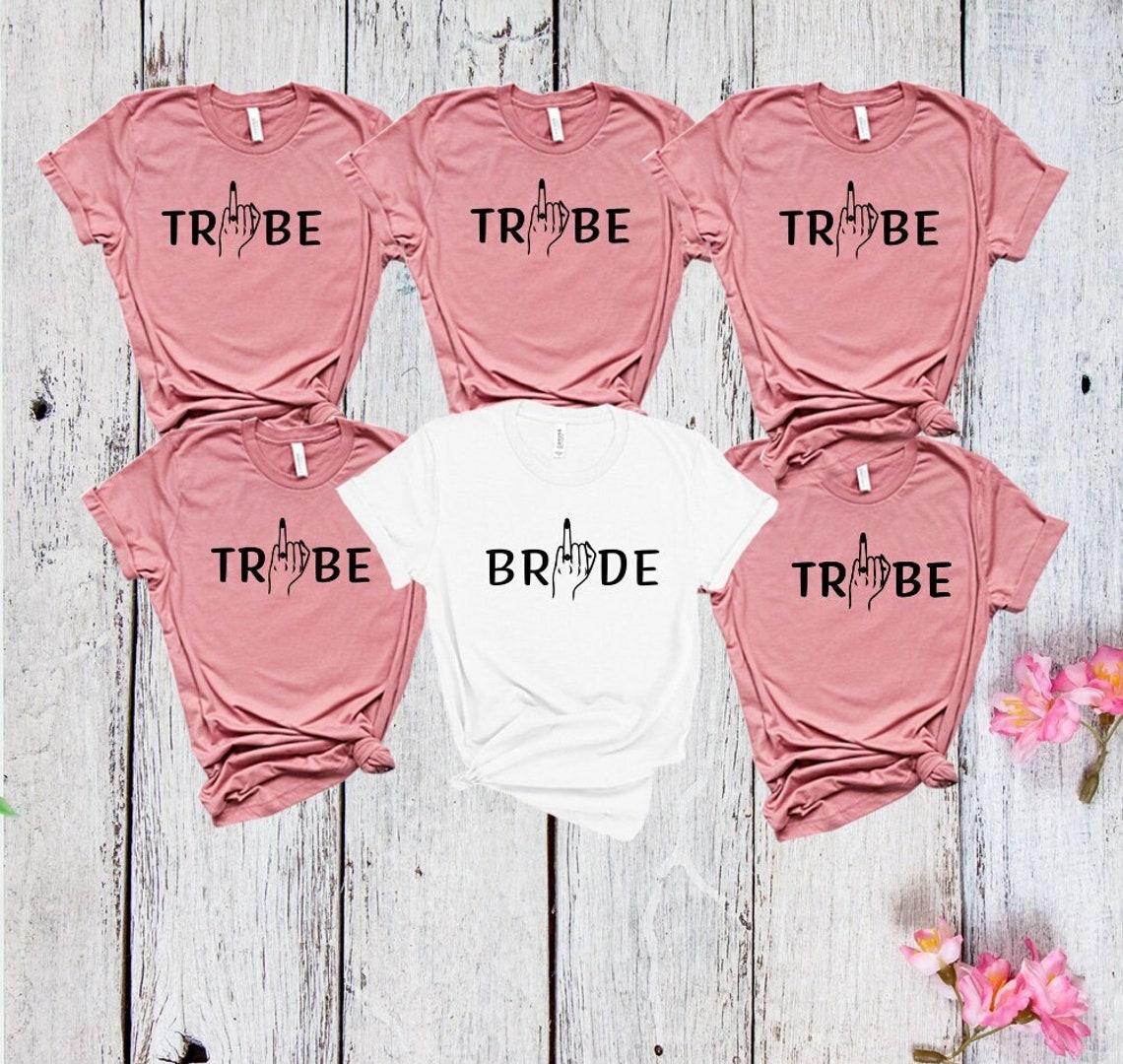 Жіноча футболка на дівич-вечір Bridе Tribe для нареченої і її подружок